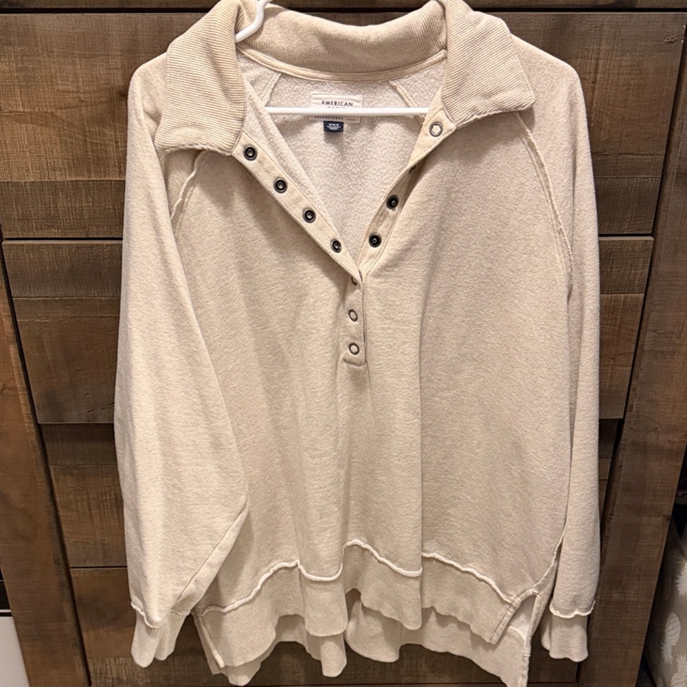 American Eagle Cream Pullover